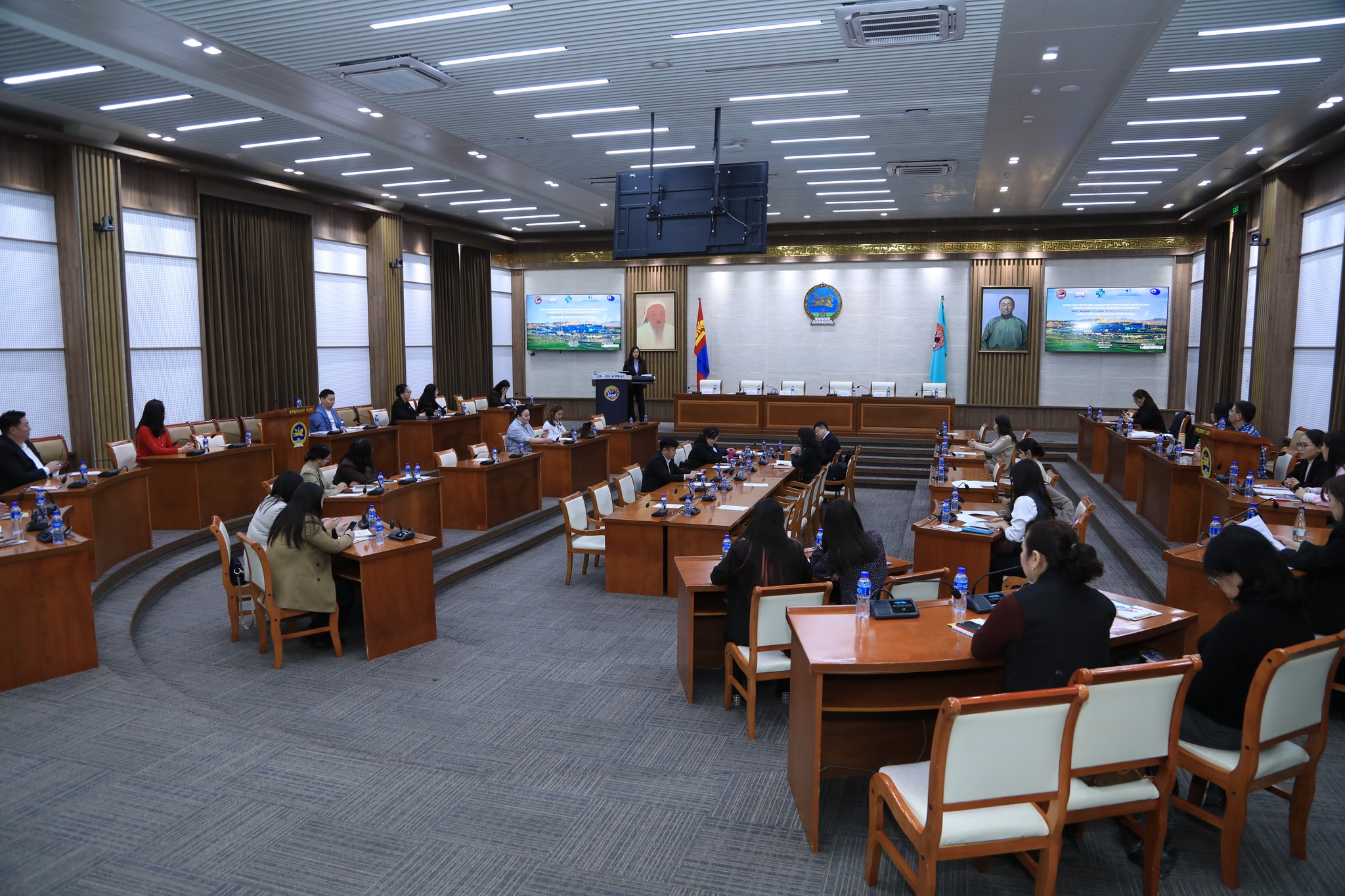 ”Эрүүл мэндийн тусламж үйлчилгээний манлайлал”