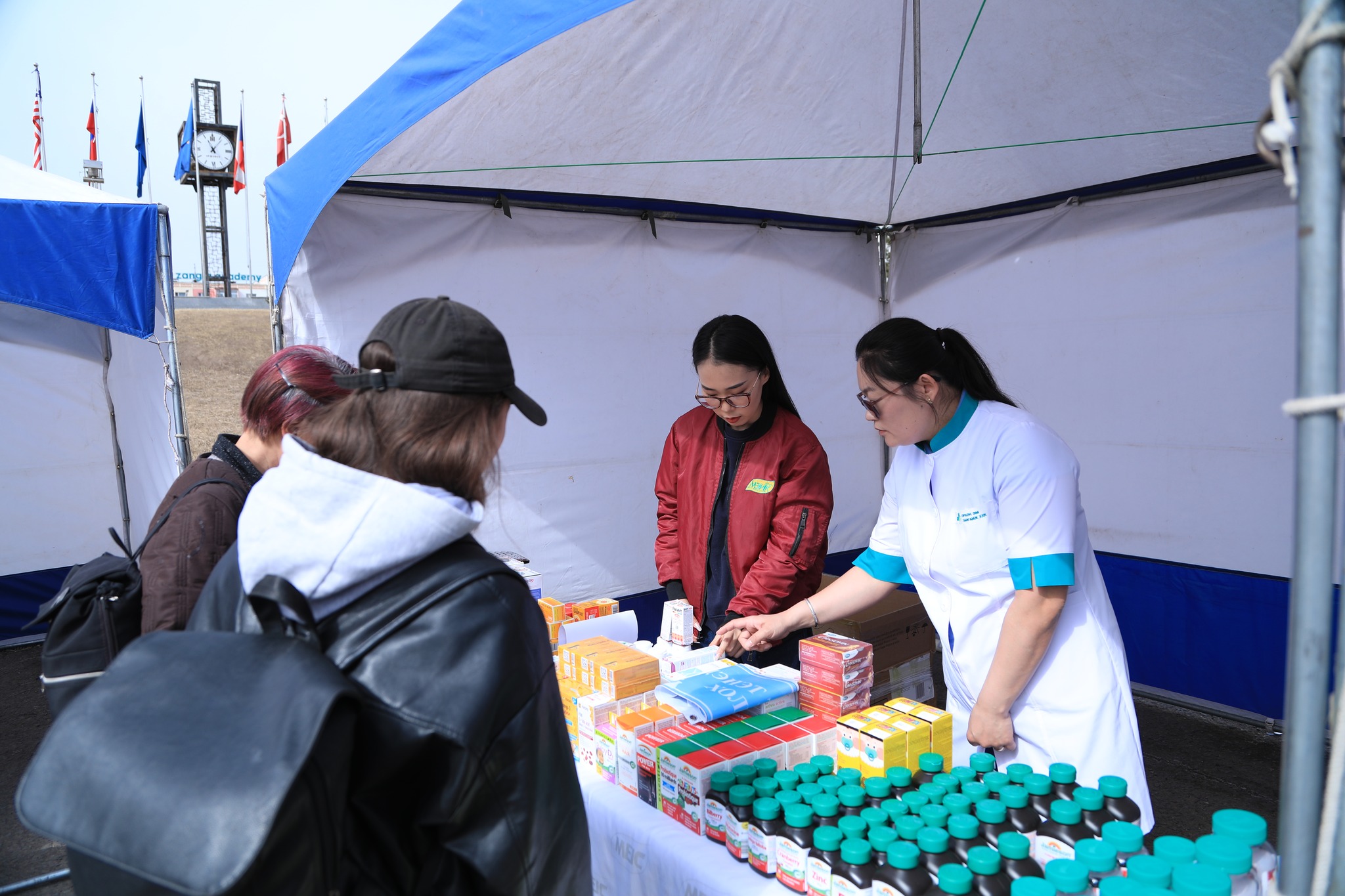 “ЭРҮҮЛ МЭНДИЙН ТӨЛӨӨ – ШИНЖЛЭХ УХААНЫГ ДЭМЖИЦГЭЭЕ”